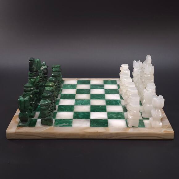 Vintage Green White Onyx Stone Carved Chess Board Set Mexico - Picture 3 of 11